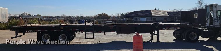 image for item EB8454 2017 Transcraft extendable flatbed trailer