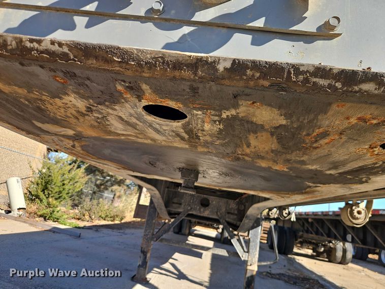 image for item EB8454 2017 Transcraft extendable flatbed trailer