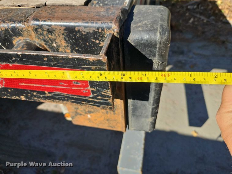 image for item EB8454 2017 Transcraft extendable flatbed trailer