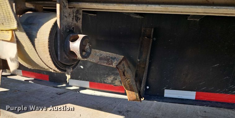 image for item EB8454 2017 Transcraft extendable flatbed trailer