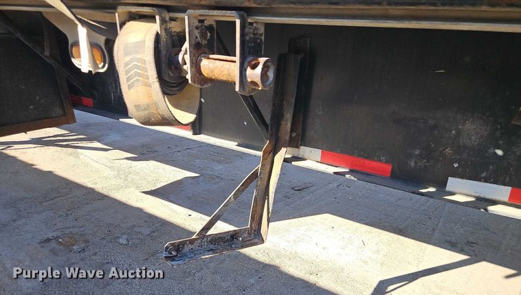 image for item EB8454 2017 Transcraft extendable flatbed trailer