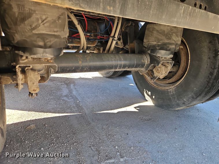 image for item EB8454 2017 Transcraft extendable flatbed trailer