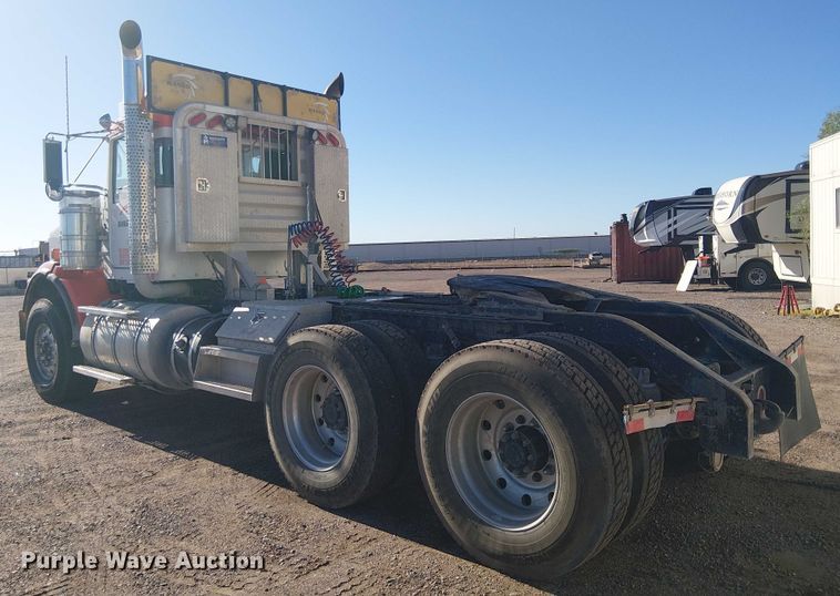 image for item EC1236 2018 Kenworth T8 Series semi truck