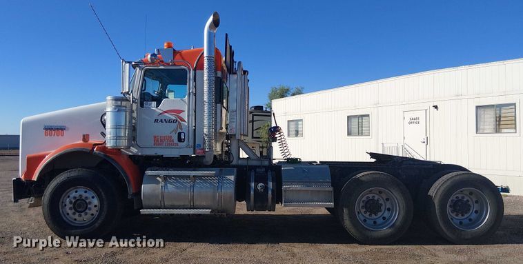 image for item EC1236 2018 Kenworth T8 Series semi truck