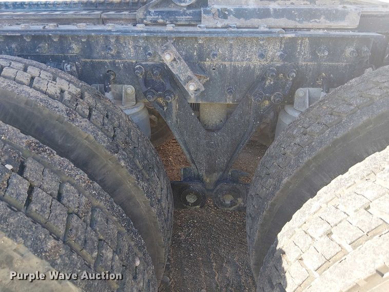 image for item EC1236 2018 Kenworth T8 Series semi truck