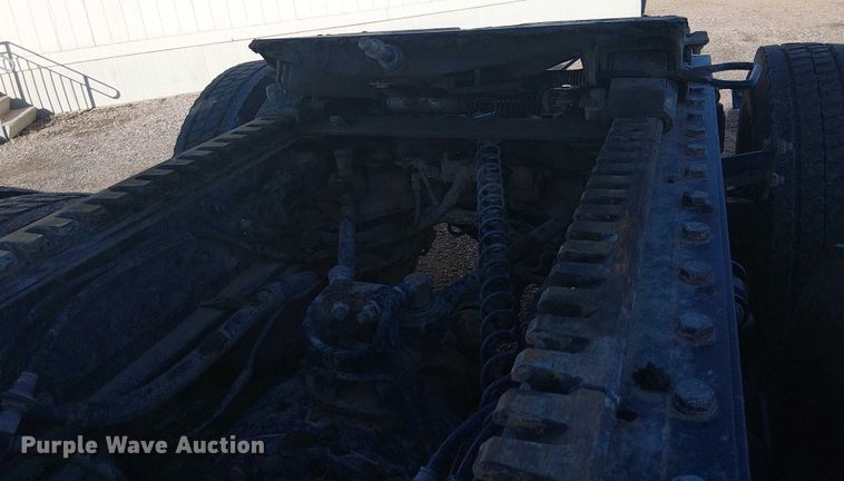 image for item EC1236 2018 Kenworth T8 Series semi truck