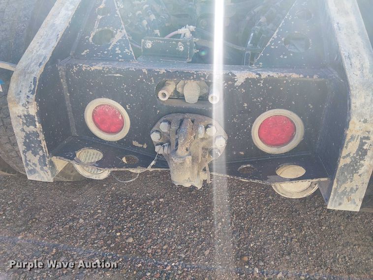 image for item EC1236 2018 Kenworth T8 Series semi truck