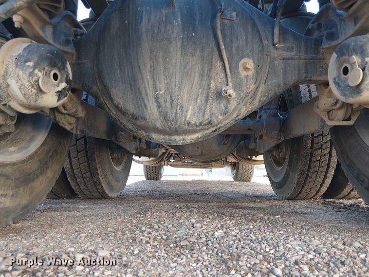 image for item EC1236 2018 Kenworth T8 Series semi truck