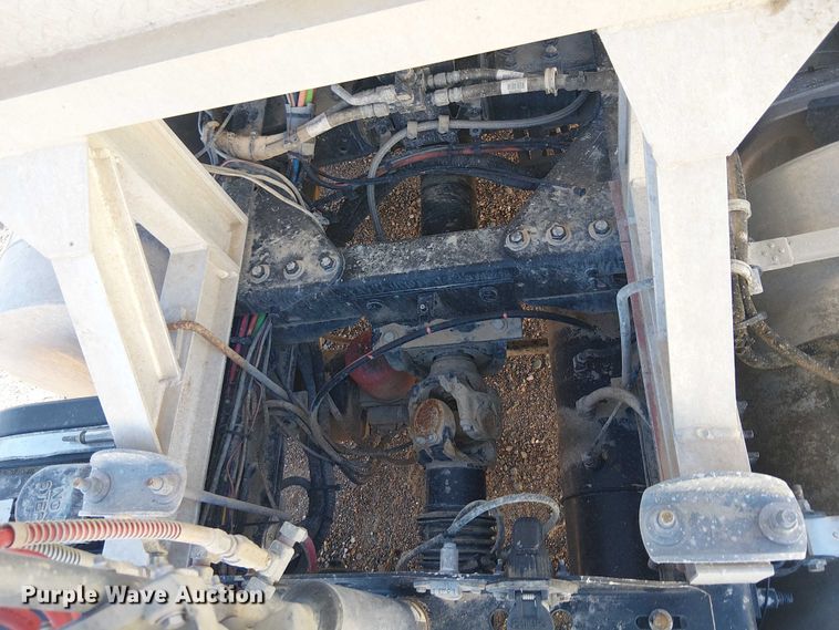 image for item EC1236 2018 Kenworth T8 Series semi truck