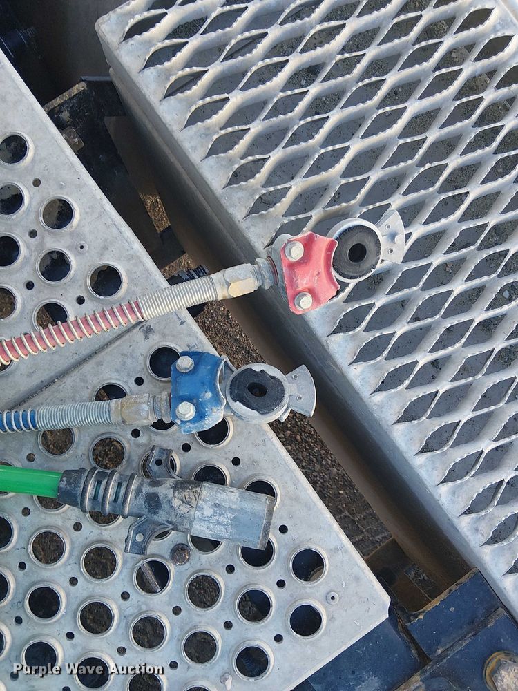 image for item EC1236 2018 Kenworth T8 Series semi truck