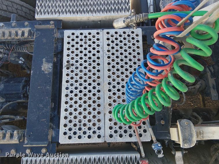 image for item EC1236 2018 Kenworth T8 Series semi truck