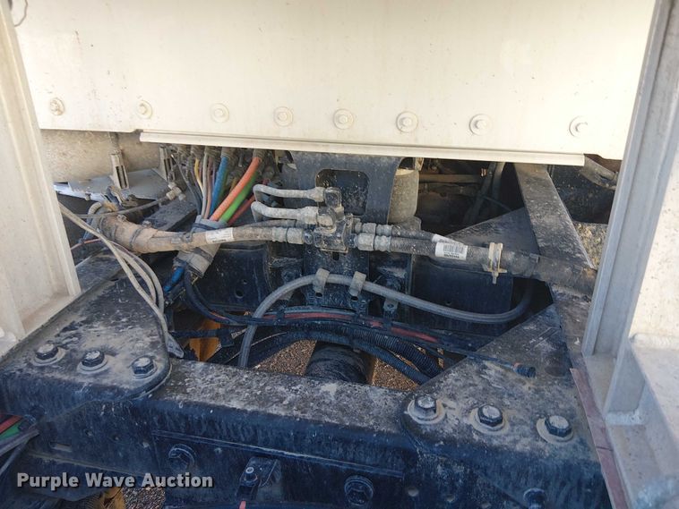 image for item EC1236 2018 Kenworth T8 Series semi truck