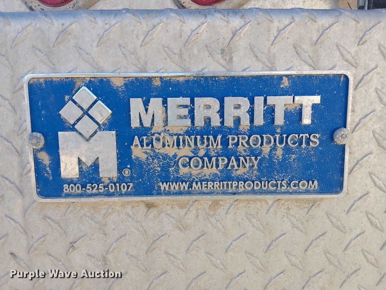 image for item EC1236 2018 Kenworth T8 Series semi truck