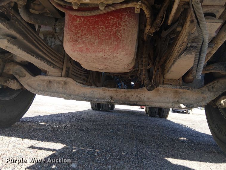 image for item EC1236 2018 Kenworth T8 Series semi truck