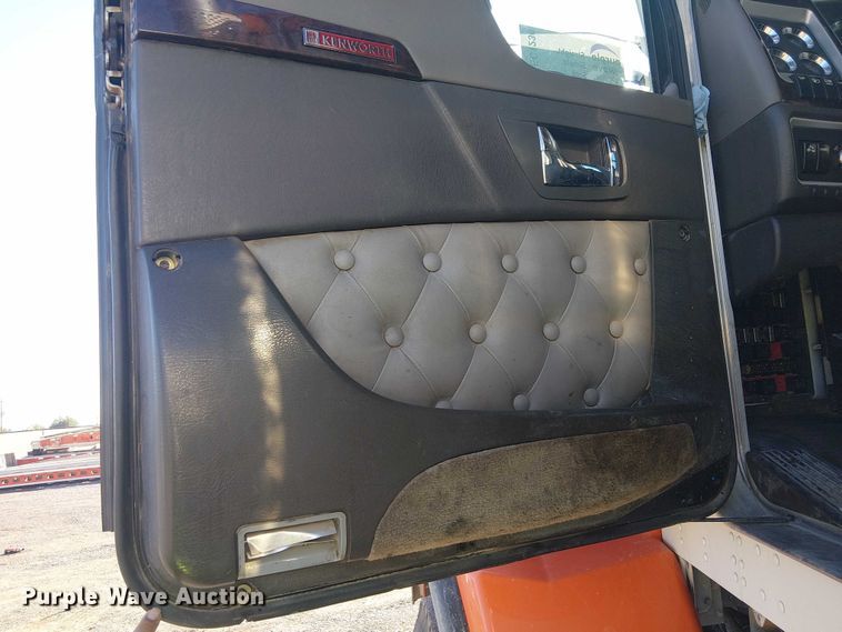 image for item EC1236 2018 Kenworth T8 Series semi truck