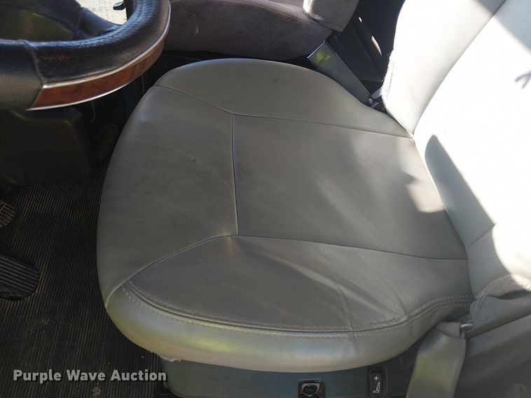 image for item EC1236 2018 Kenworth T8 Series semi truck