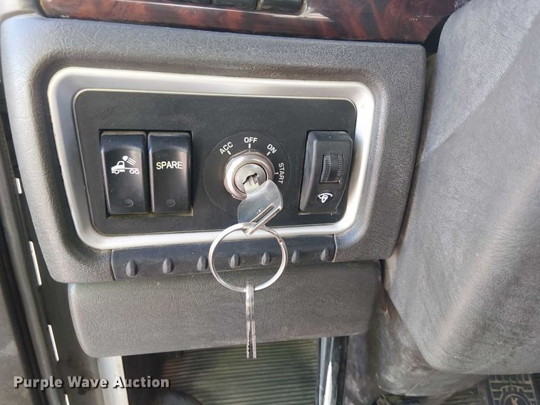 image for item EC1236 2018 Kenworth T8 Series semi truck