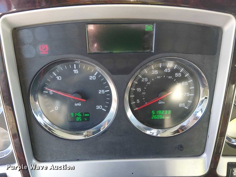 image for item EC1236 2018 Kenworth T8 Series semi truck