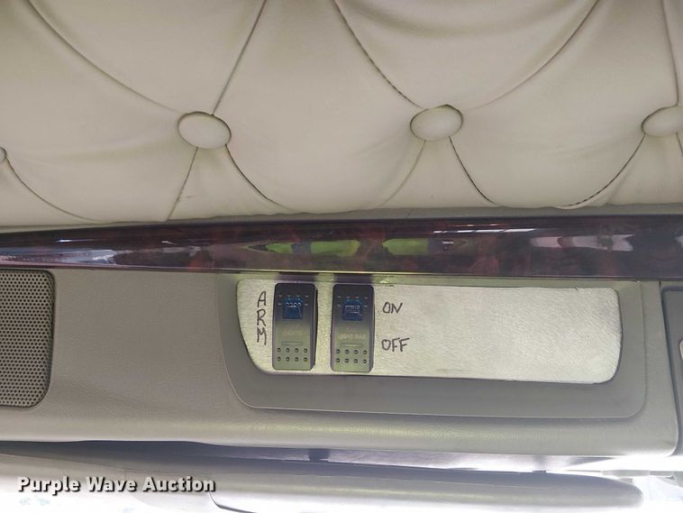 image for item EC1236 2018 Kenworth T8 Series semi truck