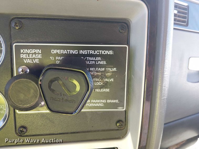 image for item EC1236 2018 Kenworth T8 Series semi truck