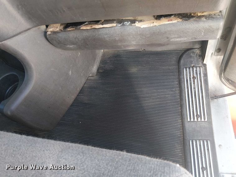 image for item EC1236 2018 Kenworth T8 Series semi truck