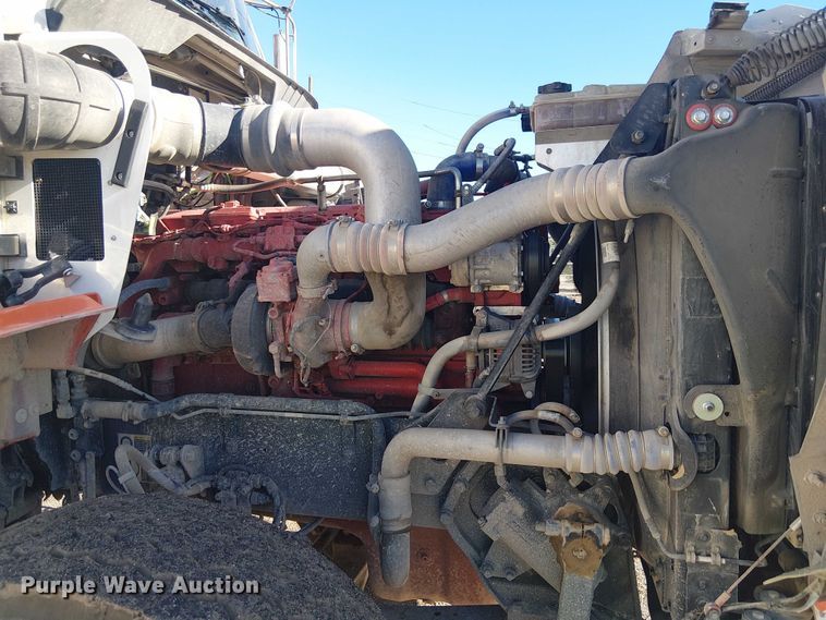 image for item EC1236 2018 Kenworth T8 Series semi truck