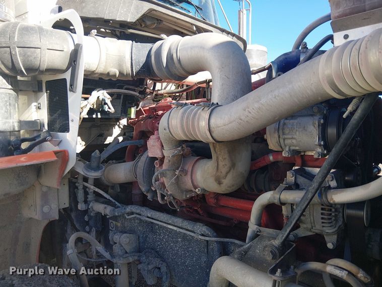 image for item EC1236 2018 Kenworth T8 Series semi truck