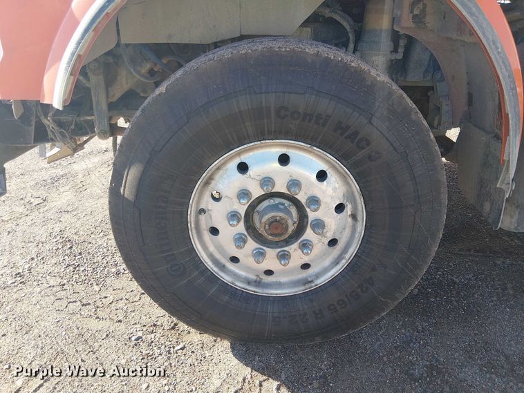 image for item EC1236 2018 Kenworth T8 Series semi truck