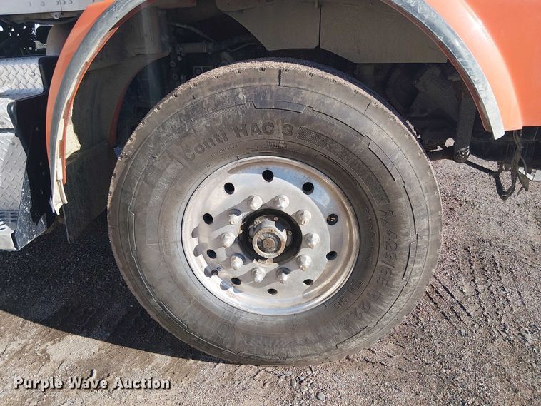 image for item EC1236 2018 Kenworth T8 Series semi truck