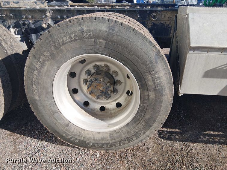 image for item EC1236 2018 Kenworth T8 Series semi truck