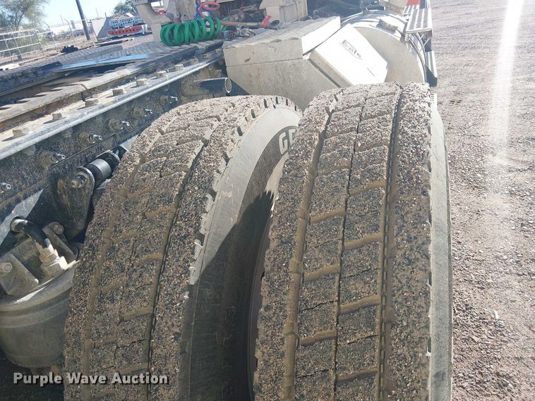 image for item EC1236 2018 Kenworth T8 Series semi truck