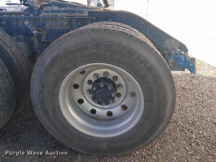 image for item EC1236 2018 Kenworth T8 Series semi truck