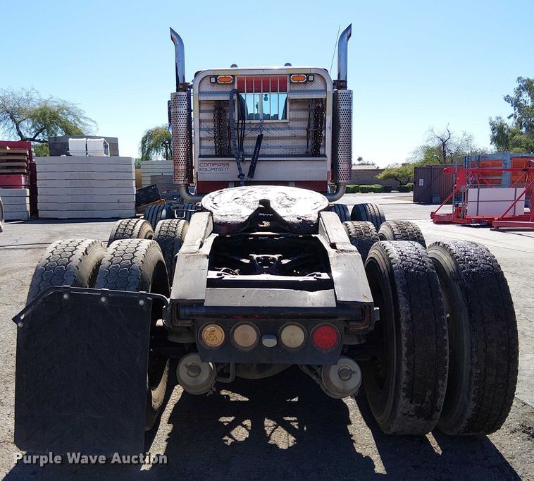 image for item EC1308 2004 Kenworth W900 semi truck