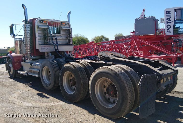 image for item EC1308 2004 Kenworth W900 semi truck