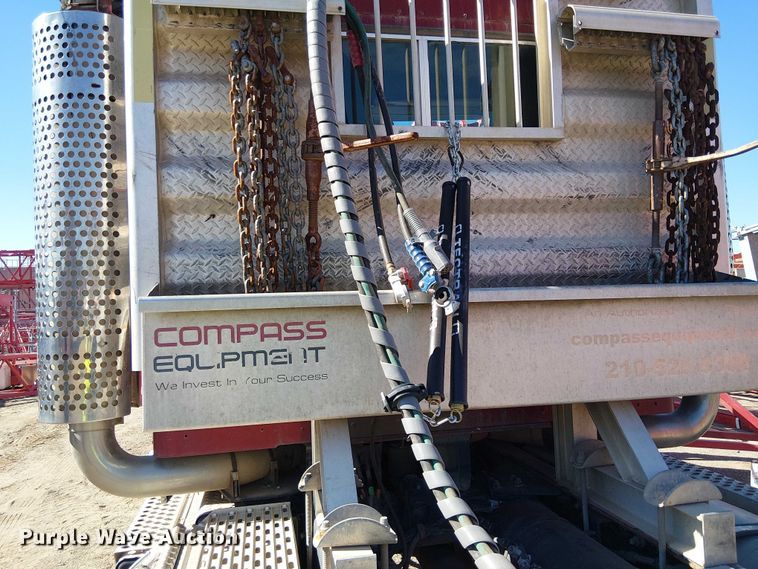 image for item EC1308 2004 Kenworth W900 semi truck