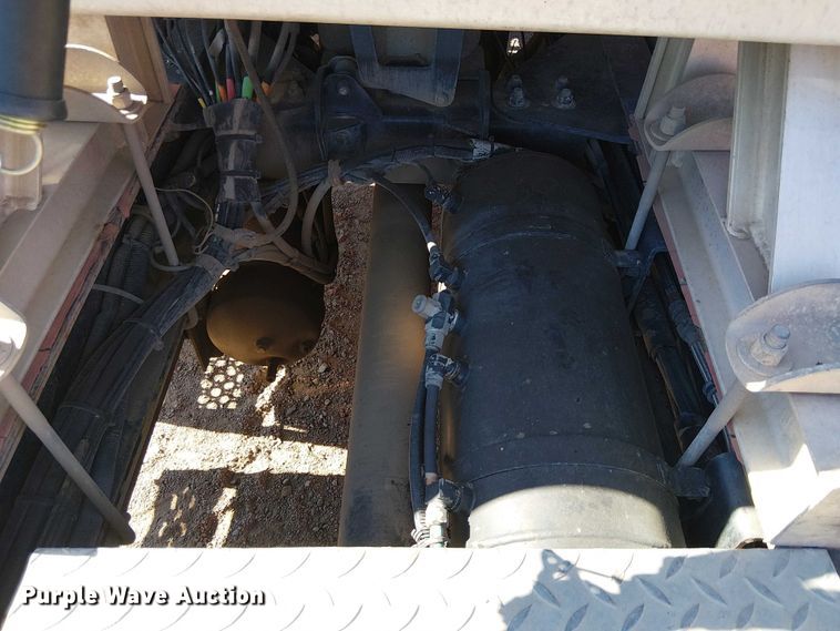 image for item EC1308 2004 Kenworth W900 semi truck