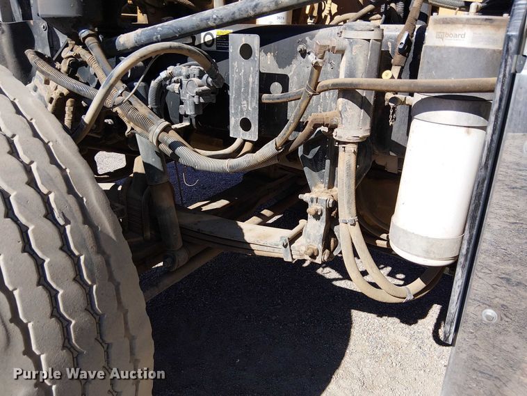 image for item EC1308 2004 Kenworth W900 semi truck