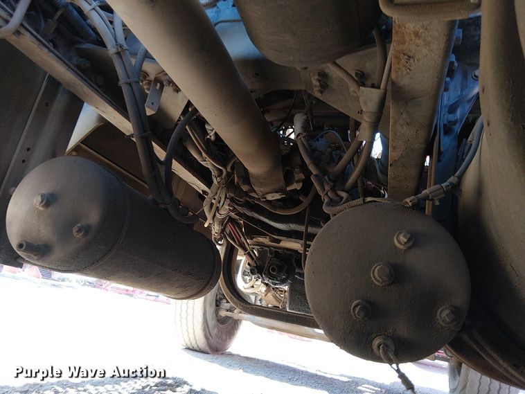 image for item EC1308 2004 Kenworth W900 semi truck