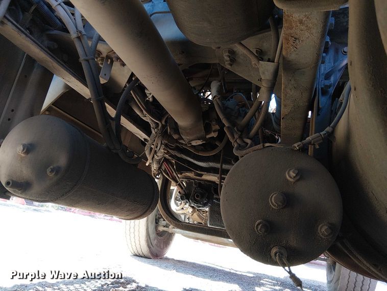 image for item EC1308 2004 Kenworth W900 semi truck