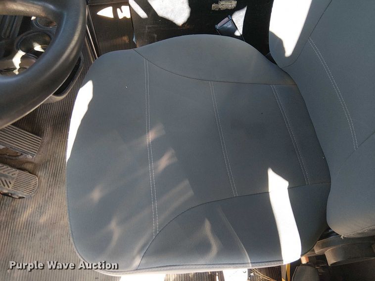 image for item EC1308 2004 Kenworth W900 semi truck