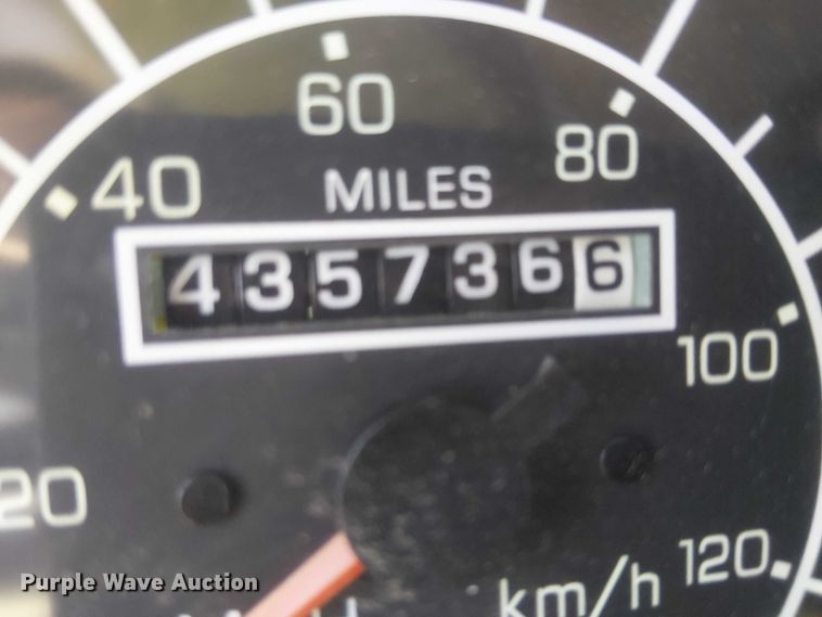 image for item EC1308 2004 Kenworth W900 semi truck