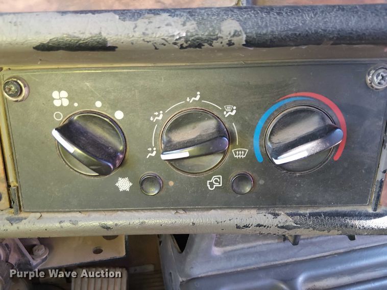 image for item EC1308 2004 Kenworth W900 semi truck