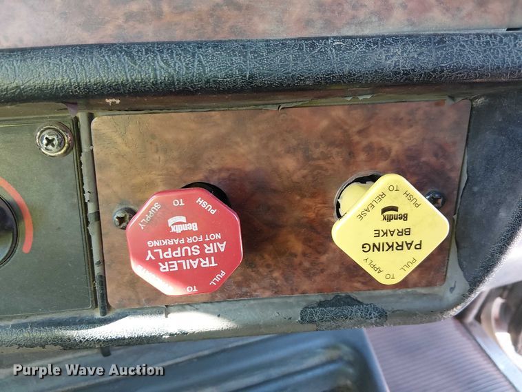 image for item EC1308 2004 Kenworth W900 semi truck