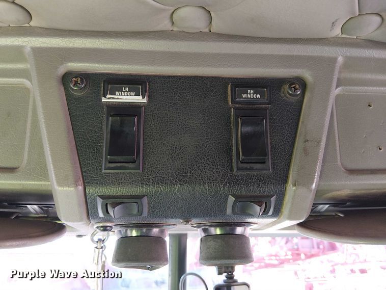 image for item EC1308 2004 Kenworth W900 semi truck