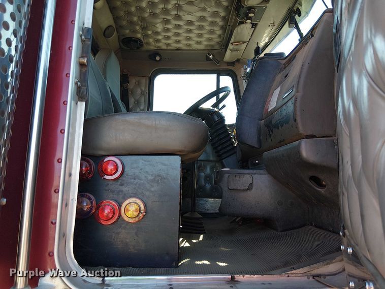 image for item EC1308 2004 Kenworth W900 semi truck