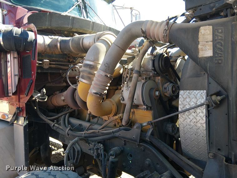 image for item EC1308 2004 Kenworth W900 semi truck