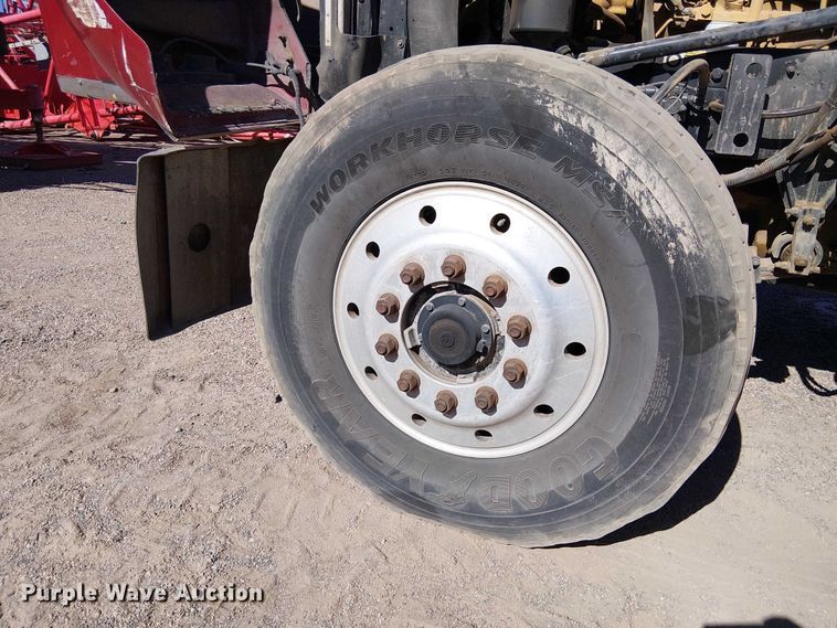 image for item EC1308 2004 Kenworth W900 semi truck