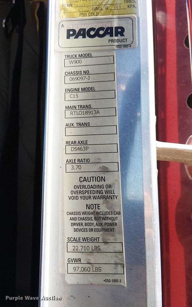 image for item EC1308 2004 Kenworth W900 semi truck