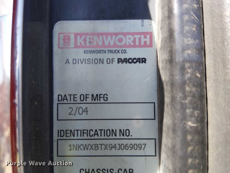 image for item EC1308 2004 Kenworth W900 semi truck