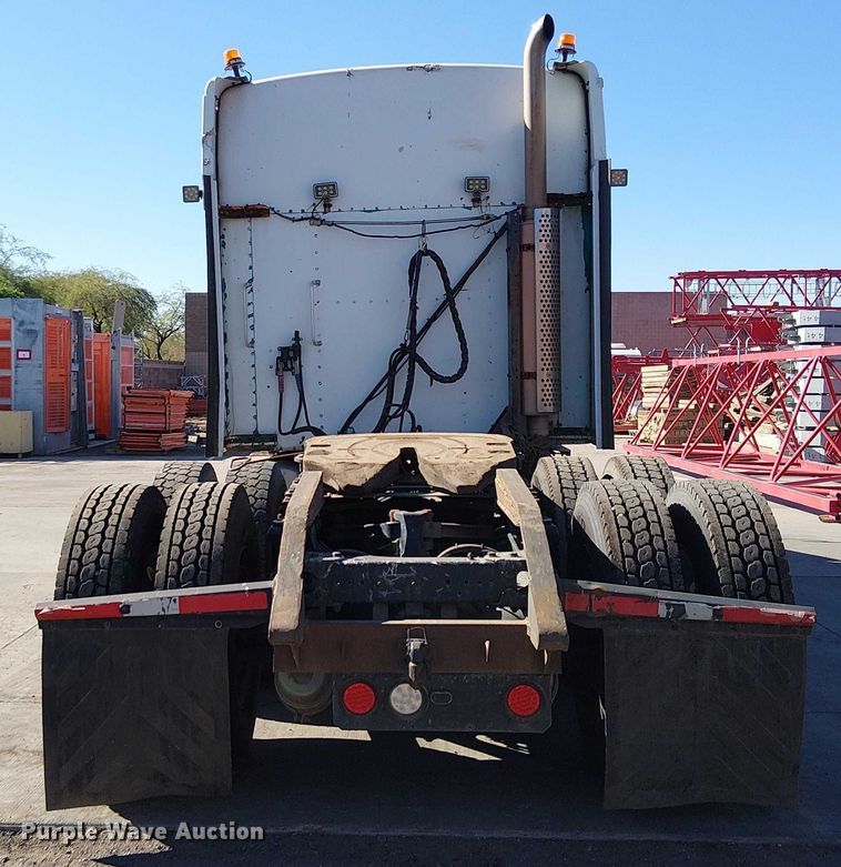 image for item EC1309 2000 Kenworth T800 semi truck